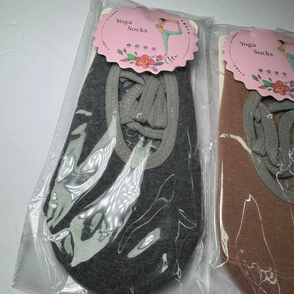 NEW Women's Yoga Socks Non Slip Grips Ballet Pilates Barre Fitness 3 Pack OSFA‎